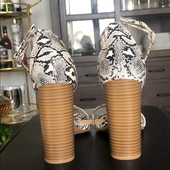 Sexy snakeskin shoes - Picture 4 of 4